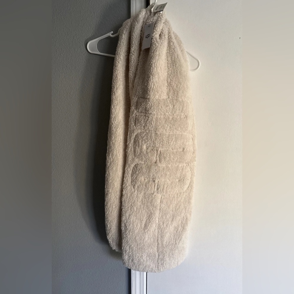 UGG Women's NWT Sherpa Puffer Oversized Comfy Scarf Ivory Cream One Size
